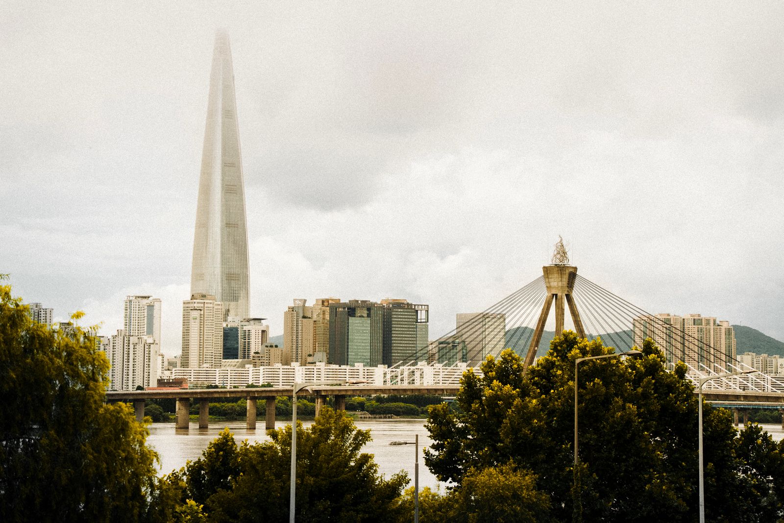 Seoul skyline with Lotte World Tower, South Korea.